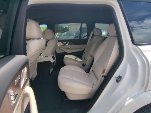 2026 Mercedes-Benz GLS 450 
