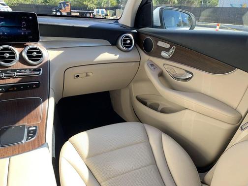 2022 Mercedes-Benz GLC 300 Base