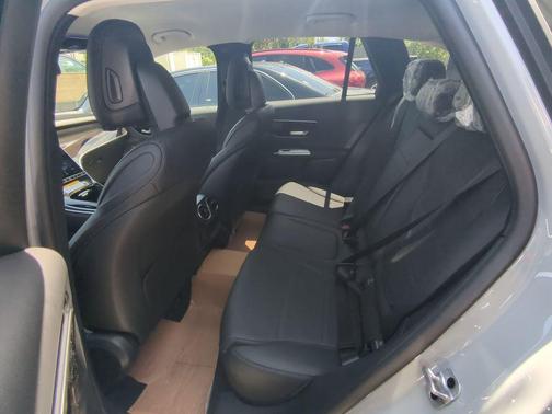2025 Mercedes-Benz GLC 350e Base 4MATIC