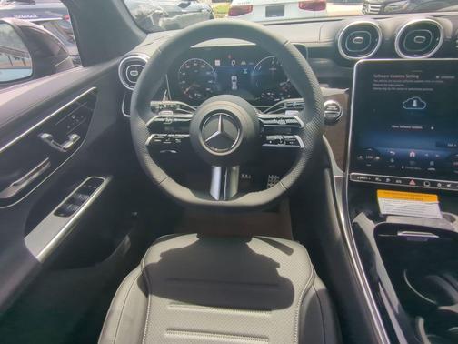 2025 Mercedes-Benz GLC 350e Base 4MATIC