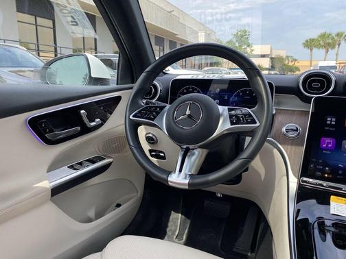 Polar White 2026 Mercedes-Benz GLC 300 Base
