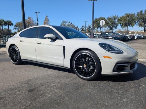 2018 Porsche Panamera 4S