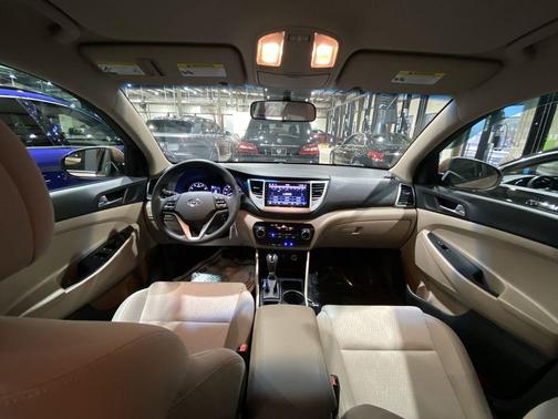 2016 Hyundai TUCSON SE