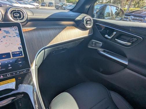 2025 Mercedes-Benz GLC 300 Base