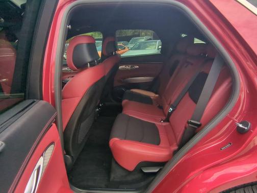 2024 Genesis GV70 2.5T