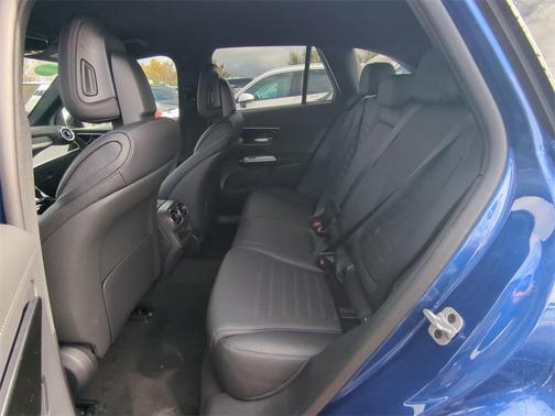 2025 Mercedes-Benz GLC 350e Base 4MATIC