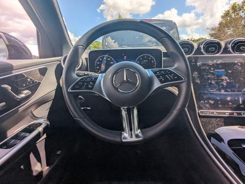 2024 Mercedes-Benz GLC 300 Base 4MATIC