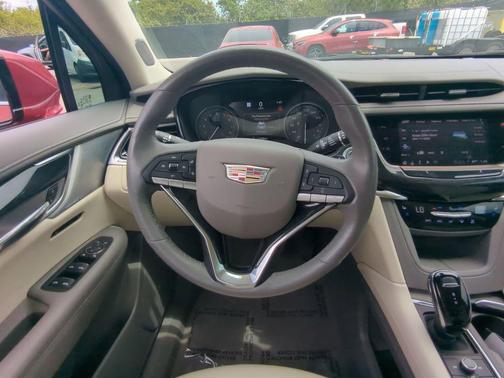 2023 Cadillac XT6 Premium Luxury FWD
