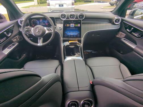 2025 Mercedes-Benz GLC 300 Base 4MATIC