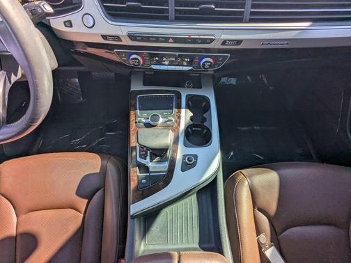 2019 Audi Q7 45 Premium Plus