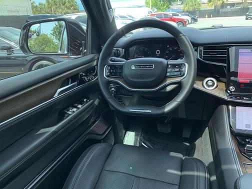 2024 Jeep Grand Wagoneer Base