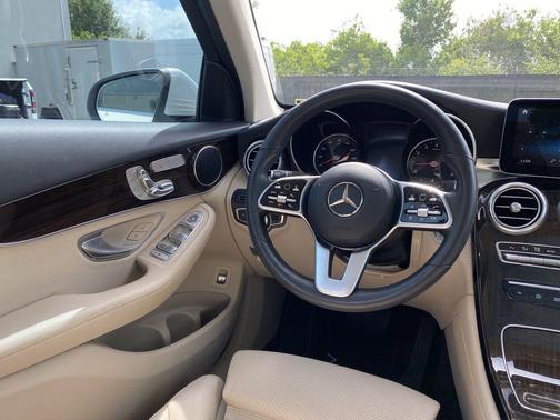 Polar White 2022 Mercedes-Benz GLC 300 Base