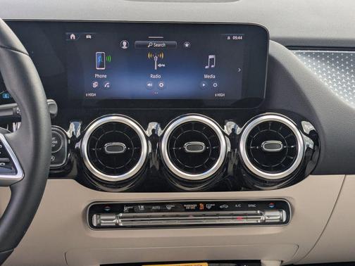 2026 Mercedes-Benz GLA 250 Base 4MATIC