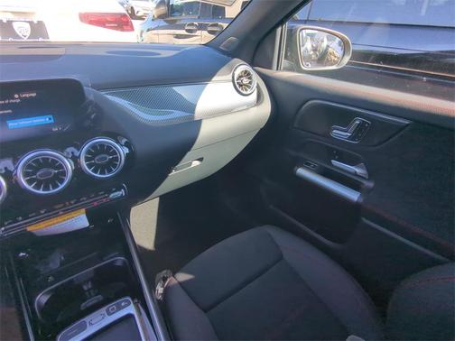 2025 Mercedes-Benz GLA 250 Base