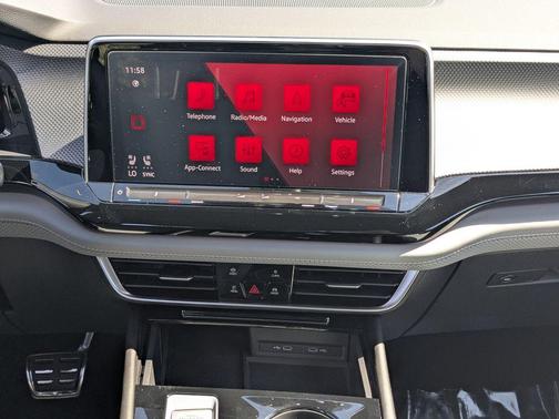2024 Volkswagen Atlas Cross Sport 2.0T SEL R-Line