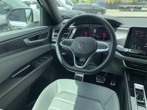 2024 Volkswagen Atlas Cross Sport 2.0T SEL R-Line
