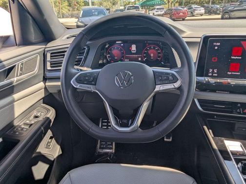 2024 Volkswagen Atlas Cross Sport 2.0T SEL R-Line