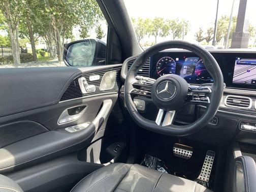 MANUFAKTUR Moonlight White Metallic 2025 Mercedes-Benz GLS 580 Base 4MATIC