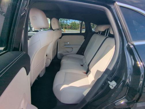 2025 Mercedes-Benz GLA 250 Base