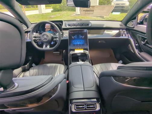 2025 Mercedes-Benz AMG S 63 E Base