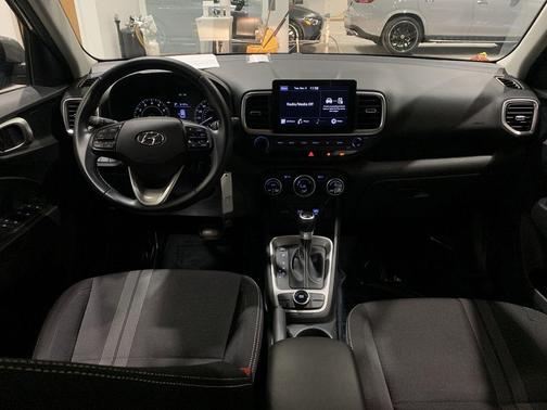 2021 Hyundai VENUE SEL