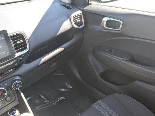 2021 Hyundai VENUE SEL