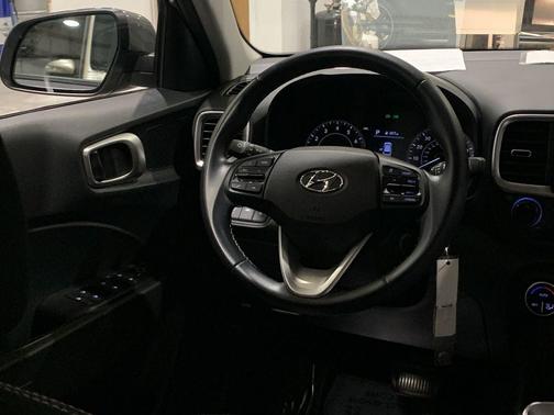 2021 Hyundai VENUE SEL