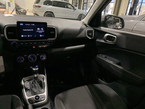 2021 Hyundai VENUE SEL