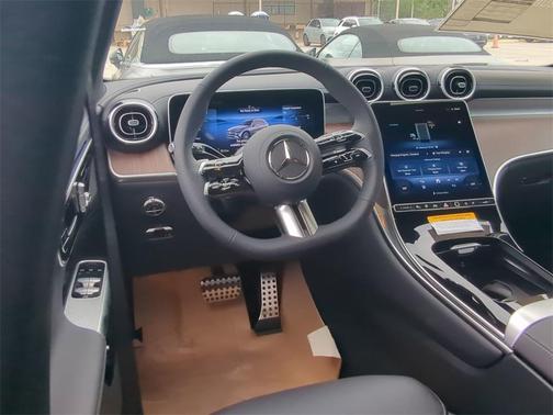 2025 Mercedes-Benz GLC 350e Base 4MATIC