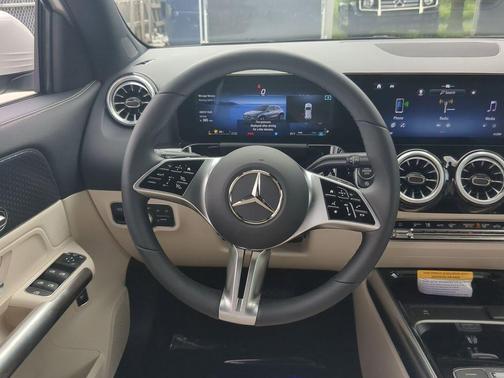 2025 Mercedes-Benz GLA 250 Base