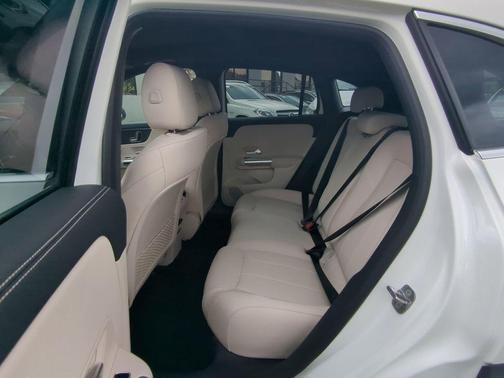 2025 Mercedes-Benz GLA 250 Base