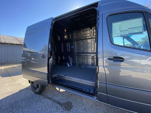 2026 Mercedes-Benz Sprinter 2500 Standard Roof