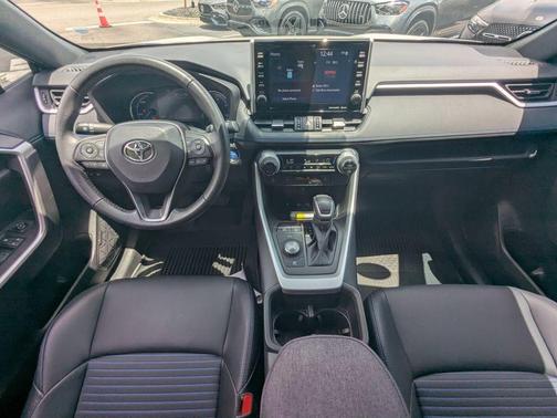 Blizzard Pearl / Midnight Black Metallic 2022 Toyota RAV4 Hybrid XSE