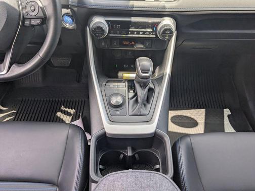 Blizzard Pearl / Midnight Black Metallic 2022 Toyota RAV4 Hybrid XSE