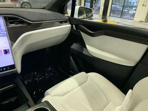 2016 Tesla Model X 75D