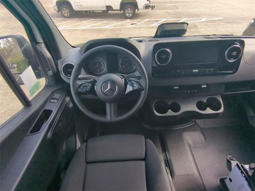 2025 Mercedes-Benz Sprinter 2500 Standard Roof
