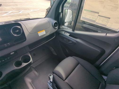 2025 Mercedes-Benz Sprinter 2500 Standard Roof