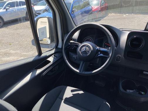 Arctic White 2026 Mercedes-Benz Sprinter 2500