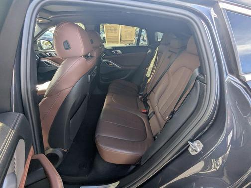 2021 BMW X6 xDrive40i