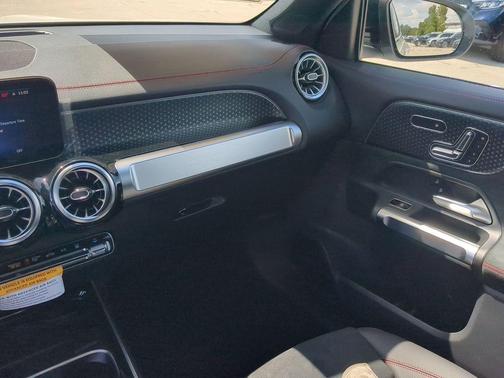 2024 Mercedes-Benz EQB 300 Base 4MATIC