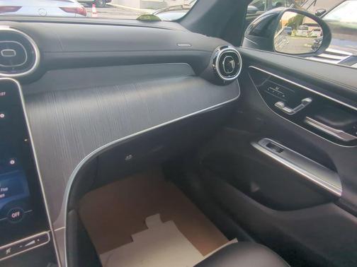 2025 Mercedes-Benz GLC 350e Base 4MATIC