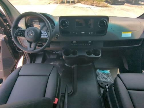 2024 Mercedes-Benz Sprinter 2500 144 WB Standard Roof Passenger