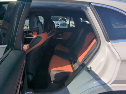 2025 Mercedes-Benz GLC 350e Base 4MATIC