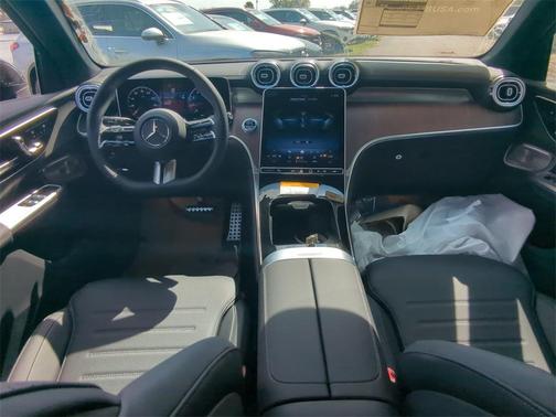 2025 Mercedes-Benz GLC 300 Base