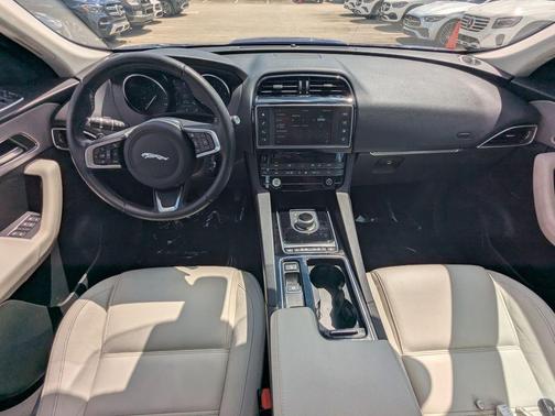 2018 Jaguar F-PACE 30t Prestige