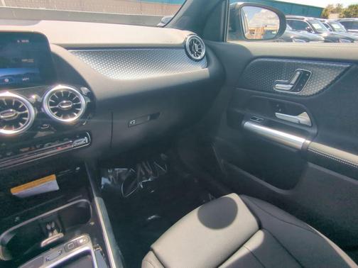 2025 Mercedes-Benz GLA 250 Base