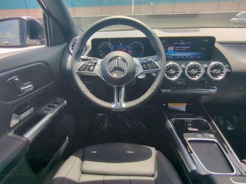 2025 Mercedes-Benz GLA 250 Base