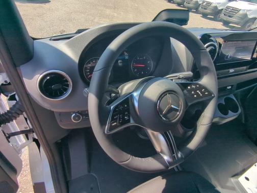 2026 Mercedes-Benz Sprinter 2500 170 WB