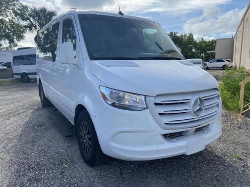 Arctic White 2024 Mercedes-Benz Sprinter 2500 144 WB