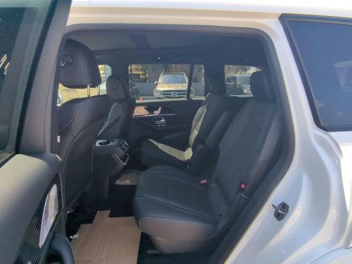 2026 Mercedes-Benz GLS 450